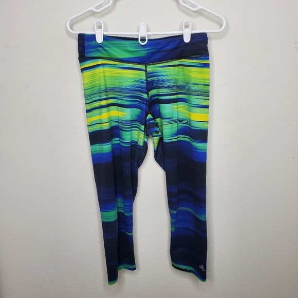 Adidas Women's Leggings Capri Size Small - Picture 1 of 4